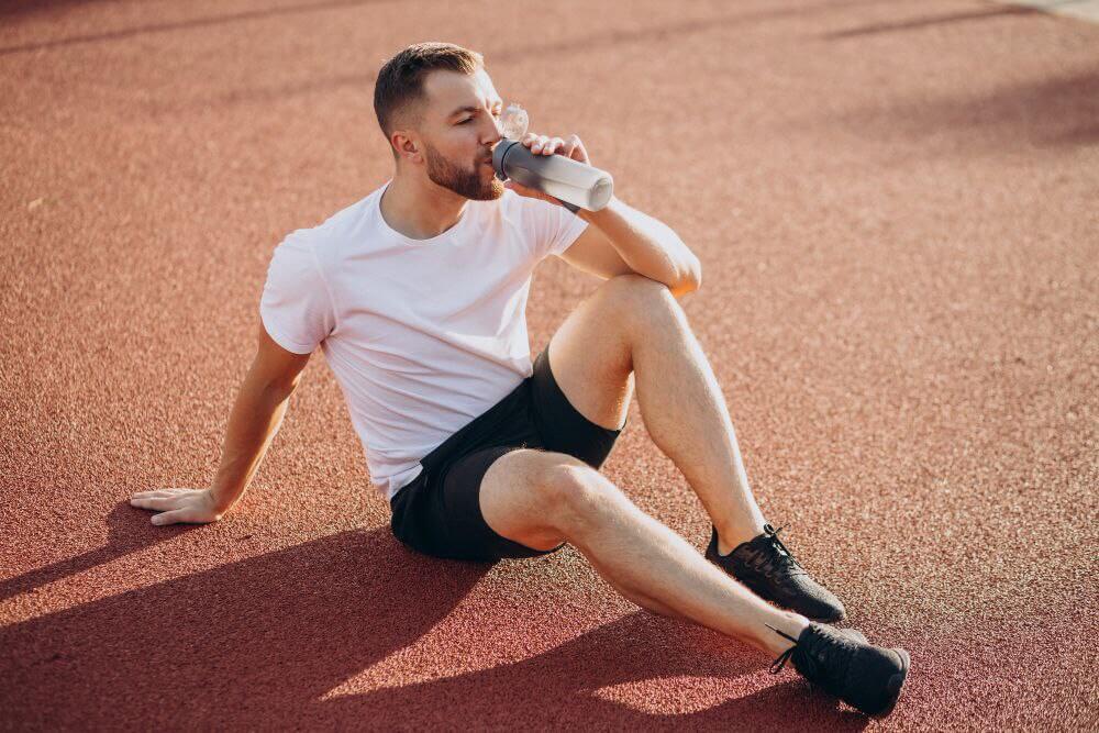 نوشیدن آب حین ورزش